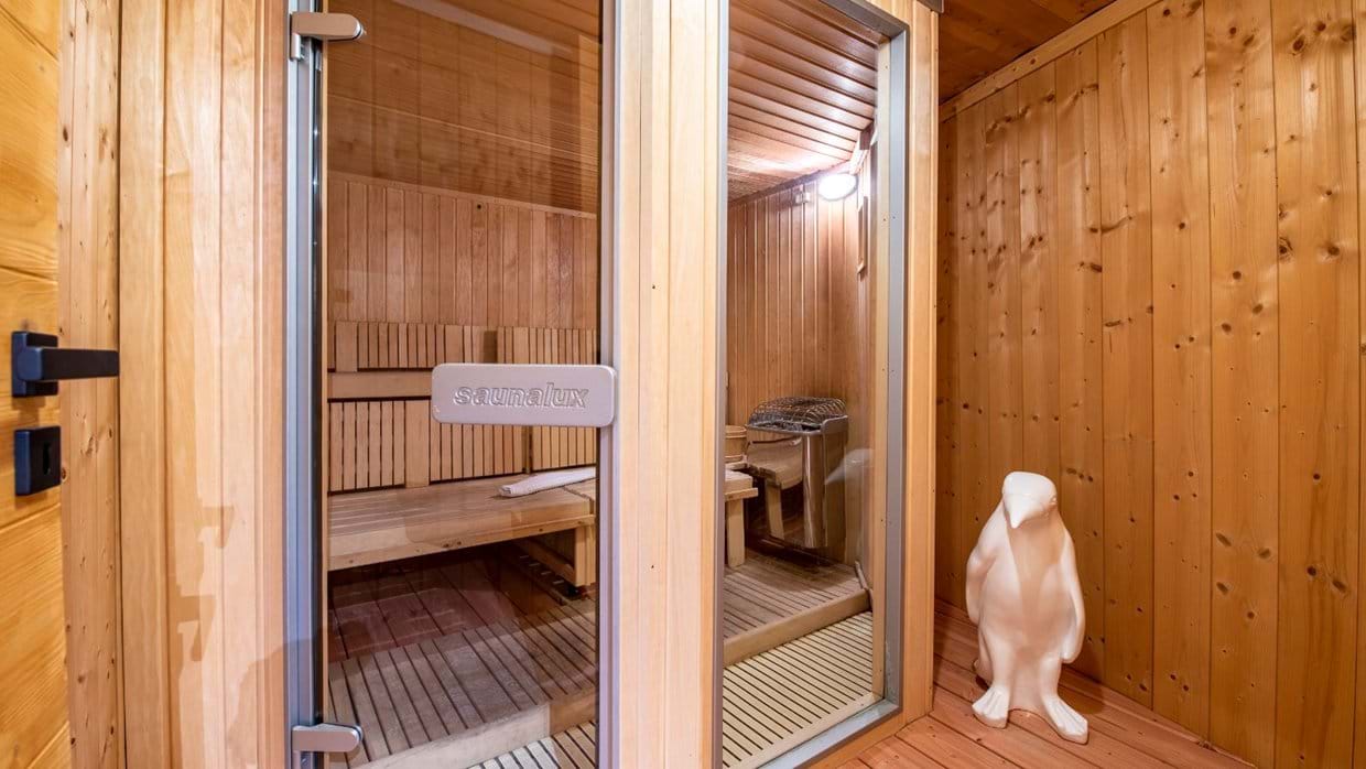 Luxury-Ski-Chalet-Courchevel-Chalet-Alaska-Oxford-Ski-Sauna.jpg