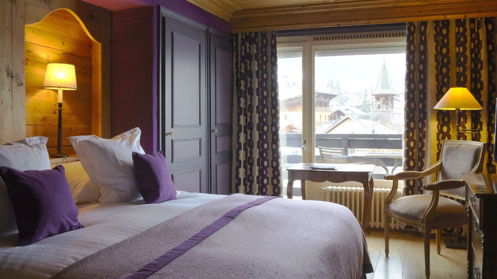 Luxury-Ski-Hotel-Megeve-Hotel-Mont-Blanc-Bedroom.jpg