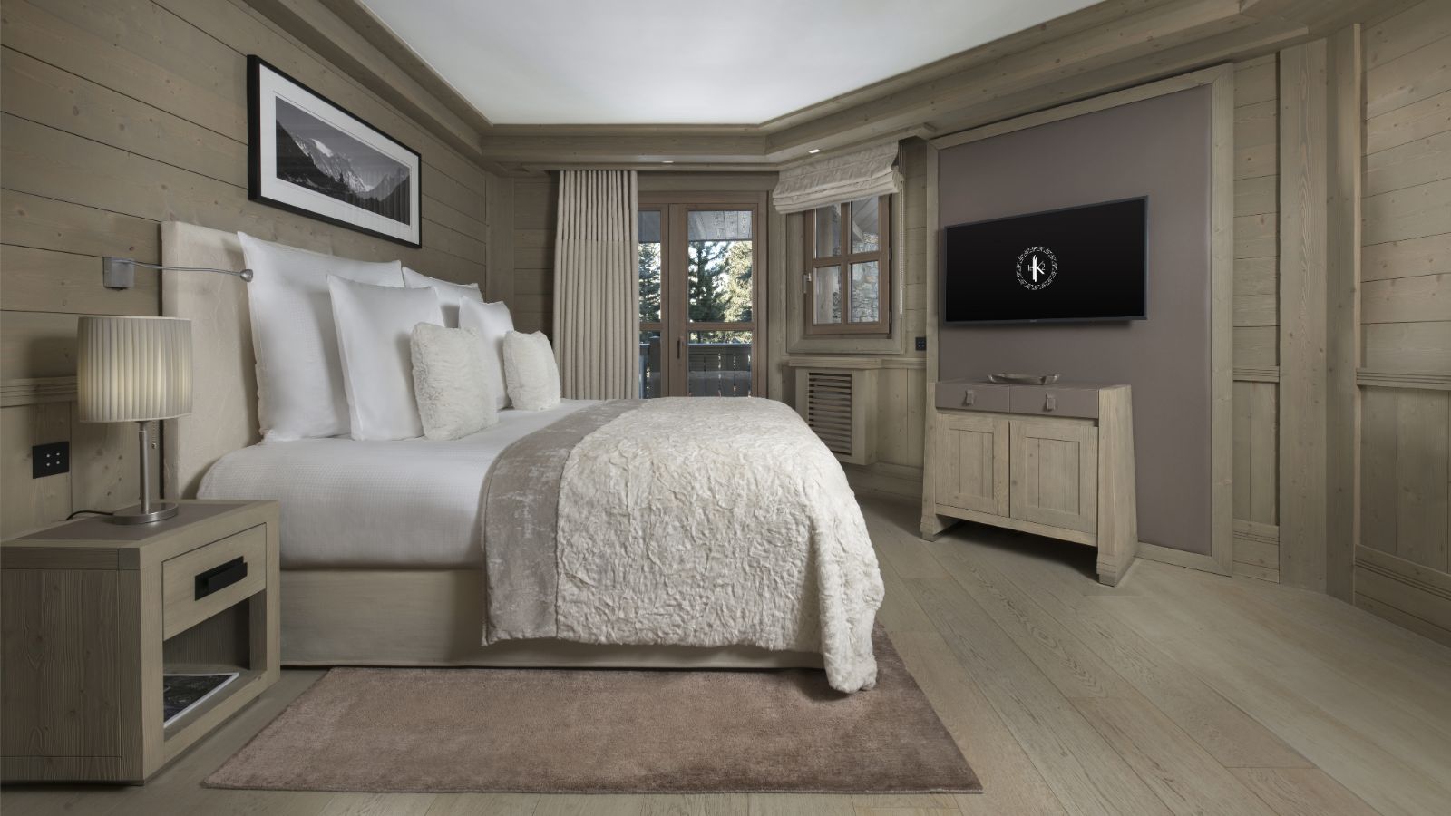 luxury_ski_chalet_hidden_peak_courchevel_1850_oxford_ski_bedroom3.jpg