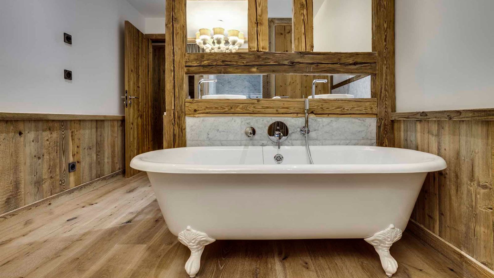 Luxury-Ski-Chalet-Val-d-Isere-Chalet-Kilimandjaro-Oxford-Ski-Bathroom.jpg
