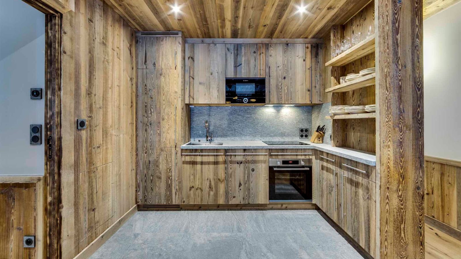 Luxury-Ski-Chalet-Val-d-Isere-Chalet-Kilimandjaro-Oxford-Ski-Kitchen.jpg