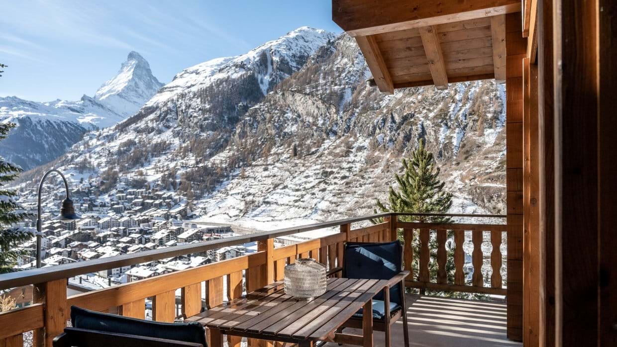 Luxury-Ski-Apartment-Zermatt-Apartment-Montana-Oxford-Ski-Balcony.jpg