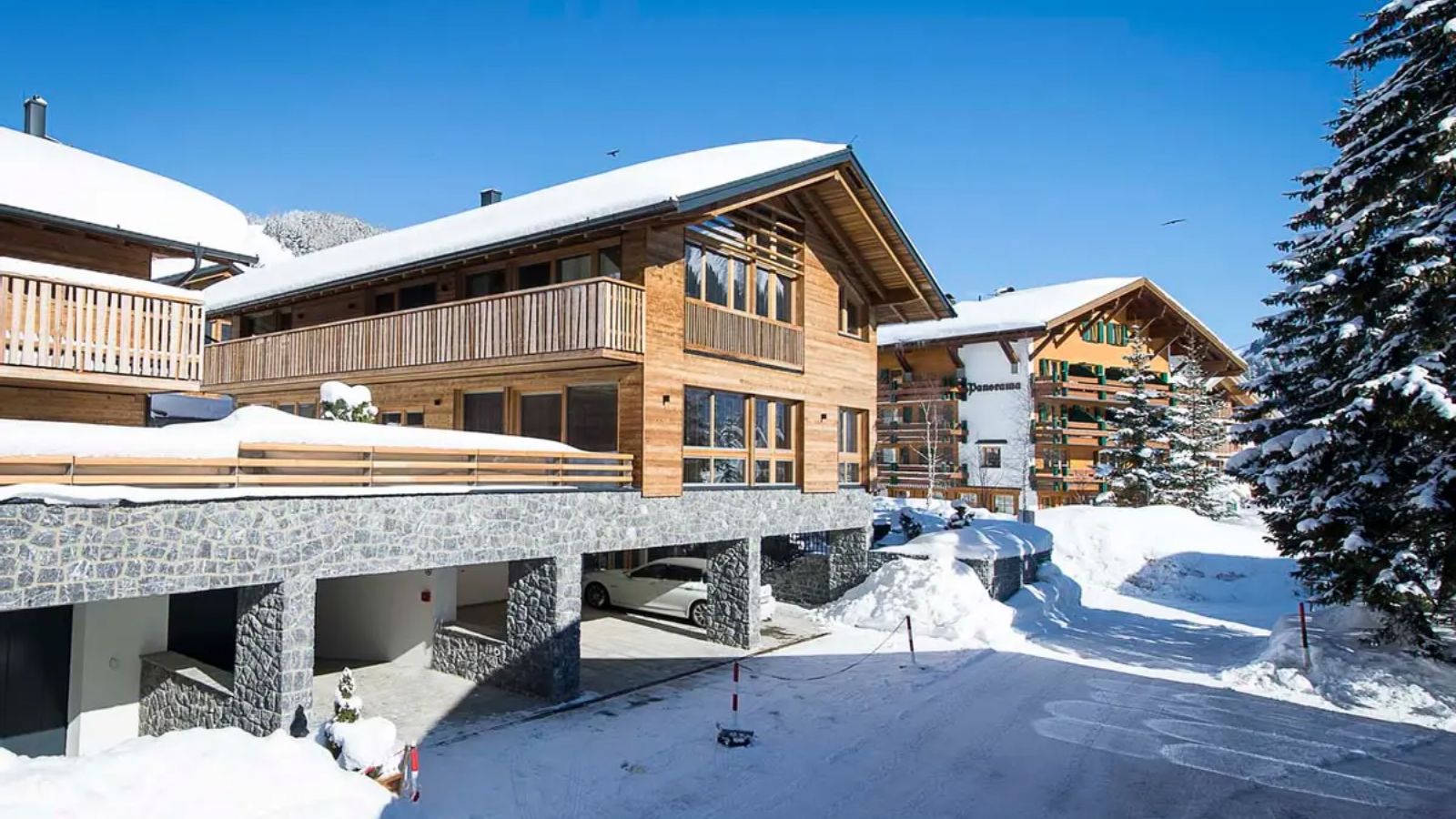Luxury-Ski-Chalet-Lech-The-Falcon-Oxford-Ski-Exterior.jpg