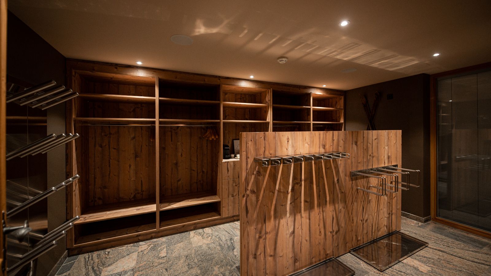 Luxury-Ski-Chalet-Lech-The-Falcon-Oxford-Ski-Ski-Room.jpg