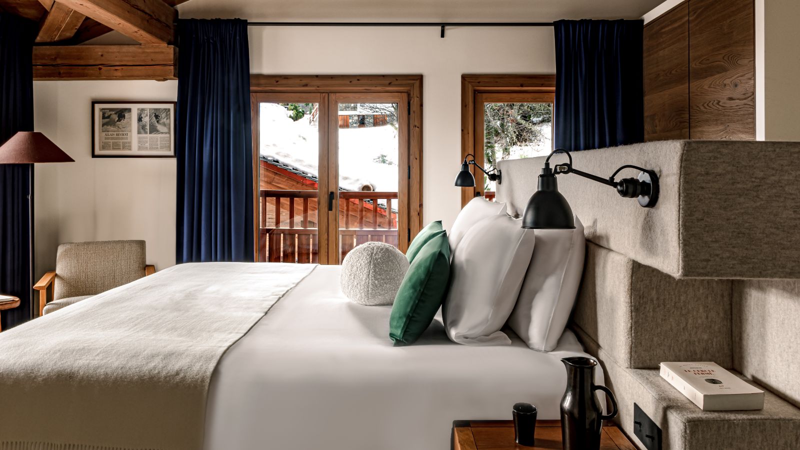 Luxury-Ski-Chalet-Courchevel-1550-Chalet-Le-1550-Oxford-Ski-Bedroom (1).jpg