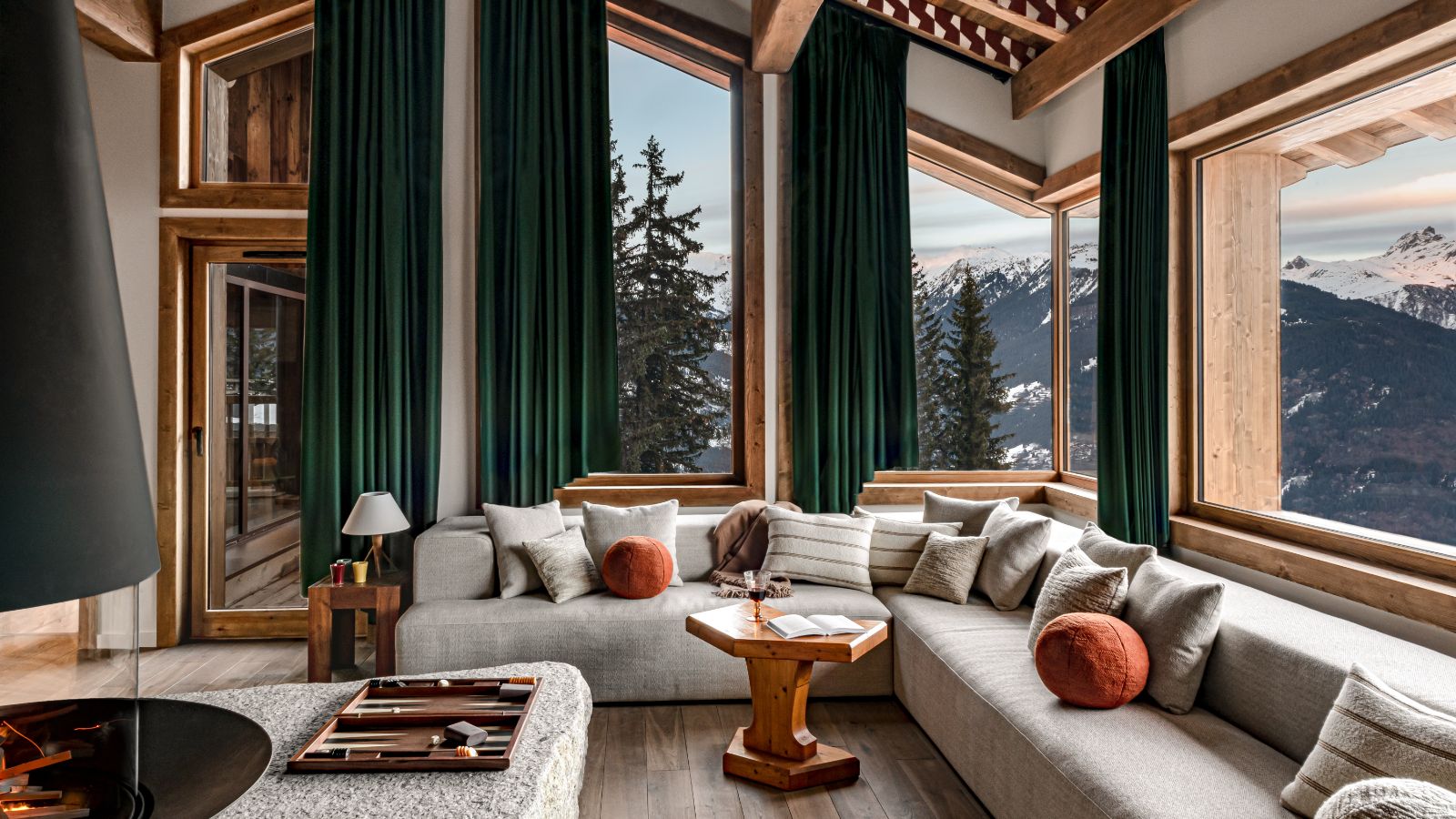 Luxury-Ski-Chalet-Courchevel-1550-Chalet-Le-1550-Oxford-Ski-Lounge(3).jpg