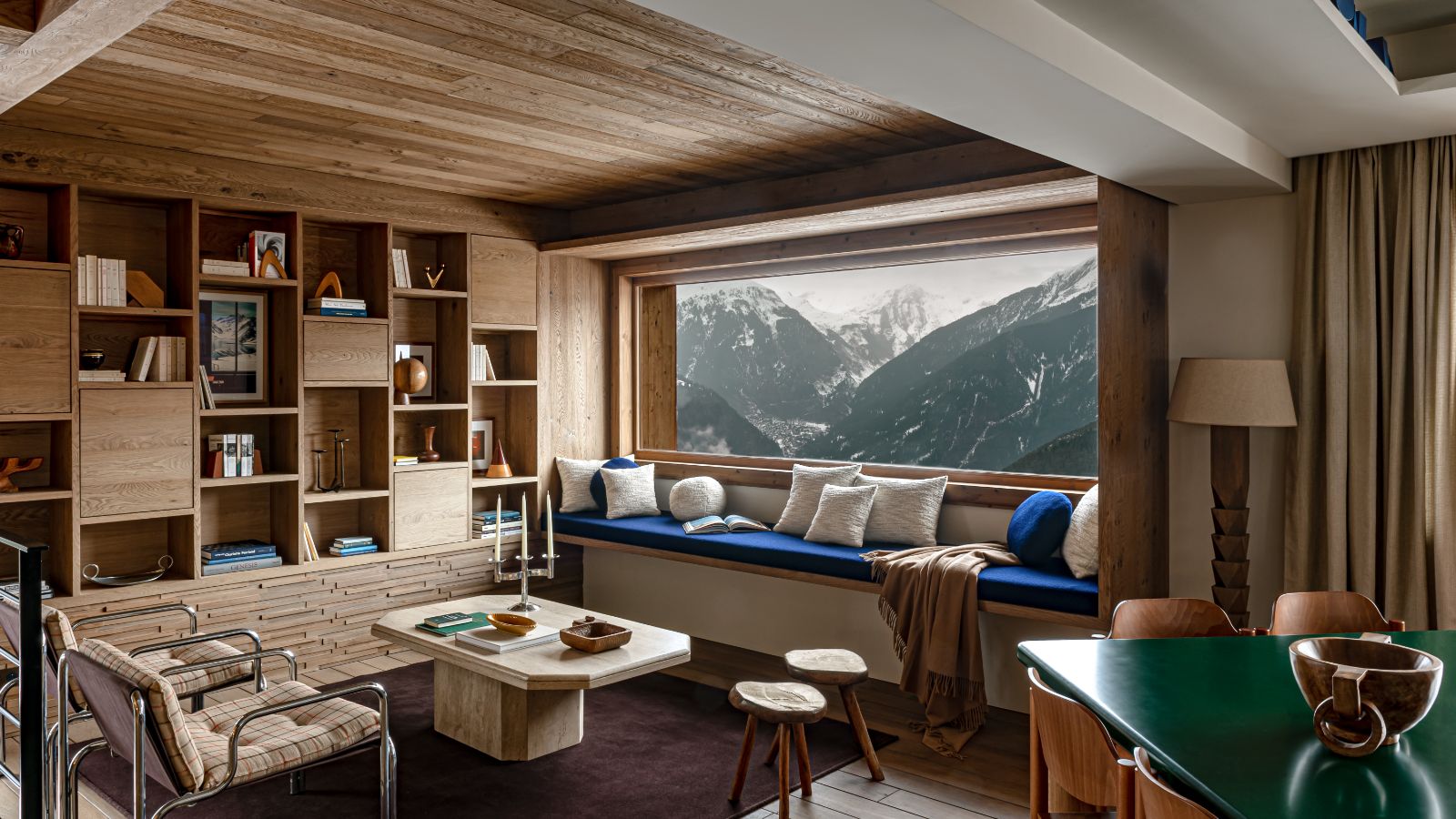 Luxury-Ski-Chalet-Courchevel-1550-Chalet-Le-1550-Oxford-Ski-Lounge.jpg