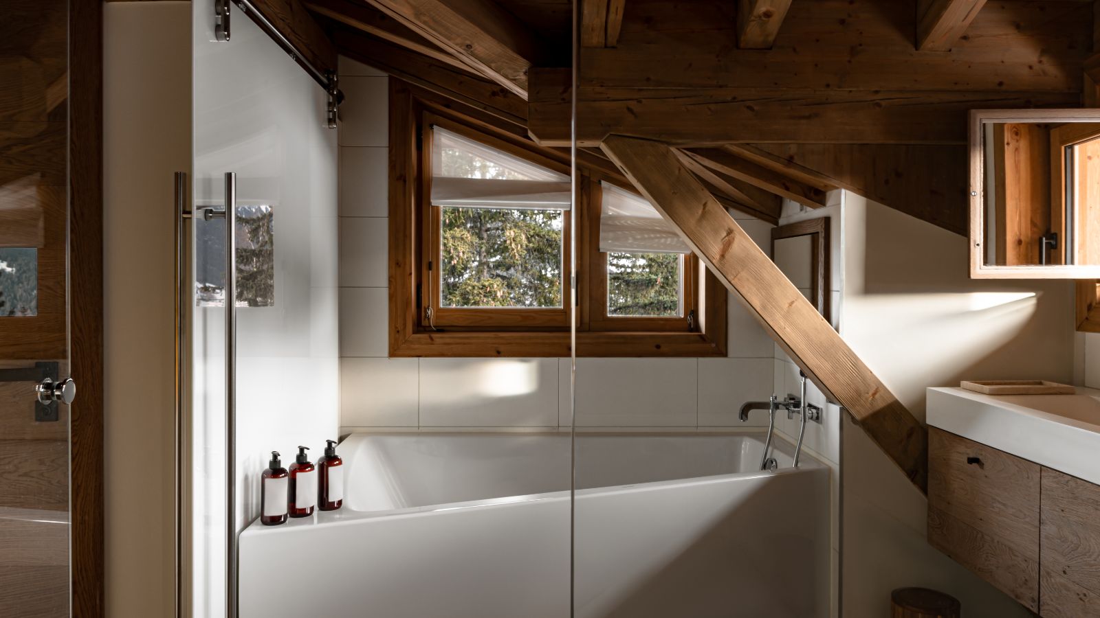 Luxury-Ski-Chalet-Courchevel-1550-Chalet-Le-1550-Oxford-Ski-Bathroom.jpg