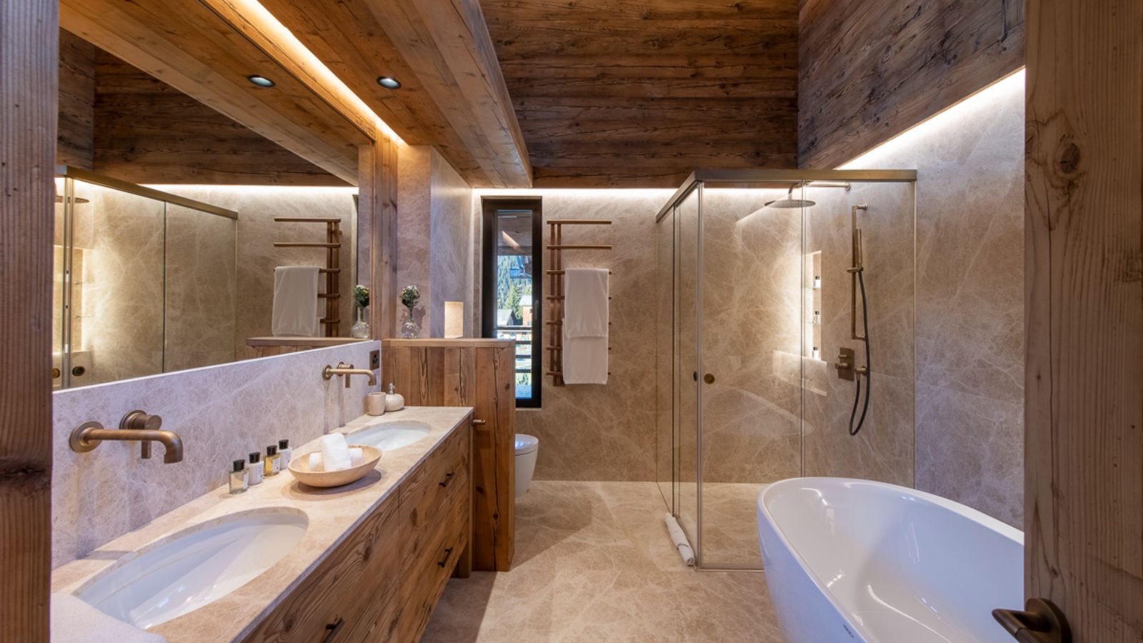 Luxury-Ski-Chalet-Verbier-Chalet-Foulon-Oxford-Ski-Bathroom.jpg