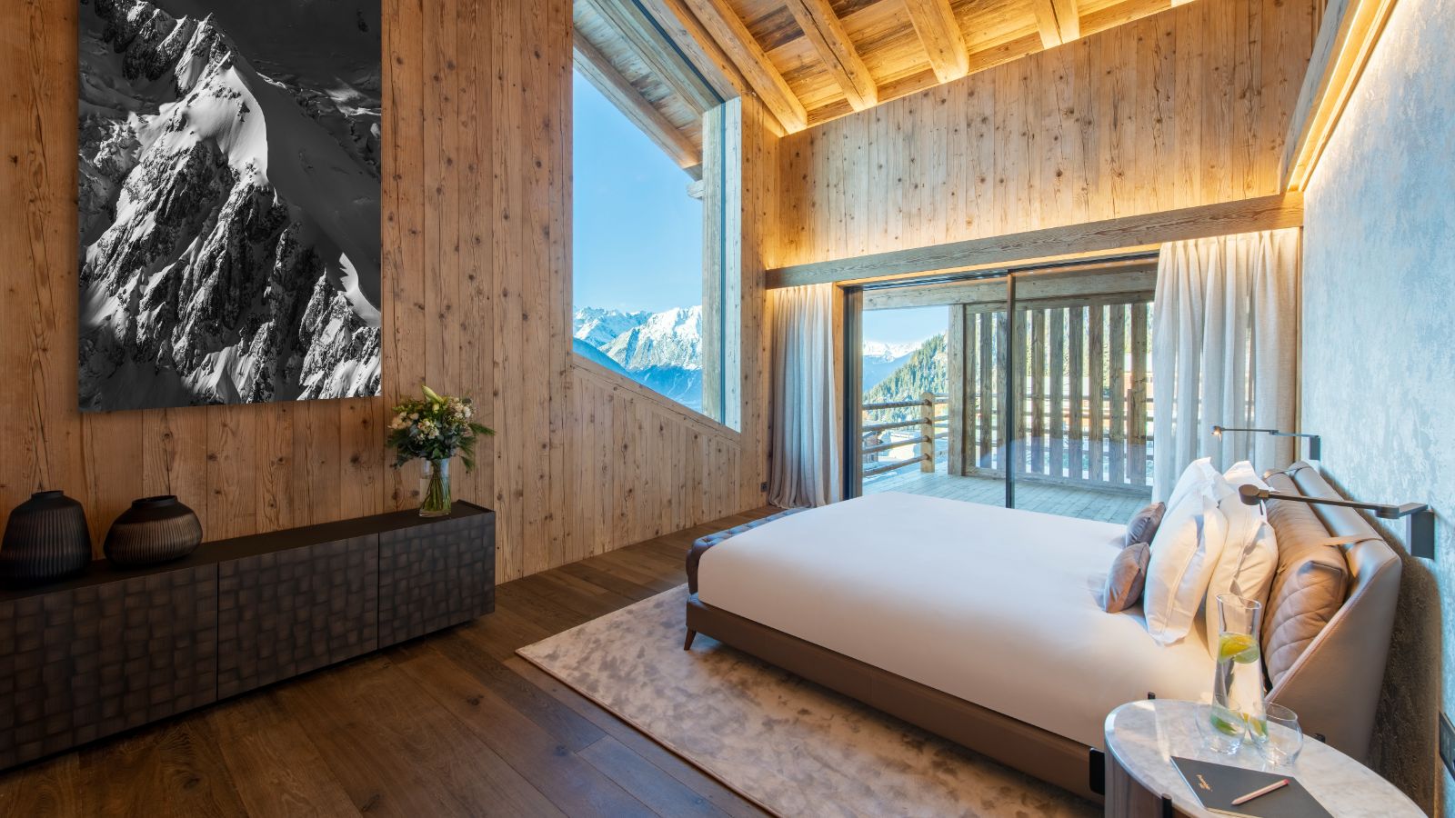 Luxury-Ski-Chalet-Verbier-Chalet-Foulon-Oxford-Ski-Bedroom (1).jpg
