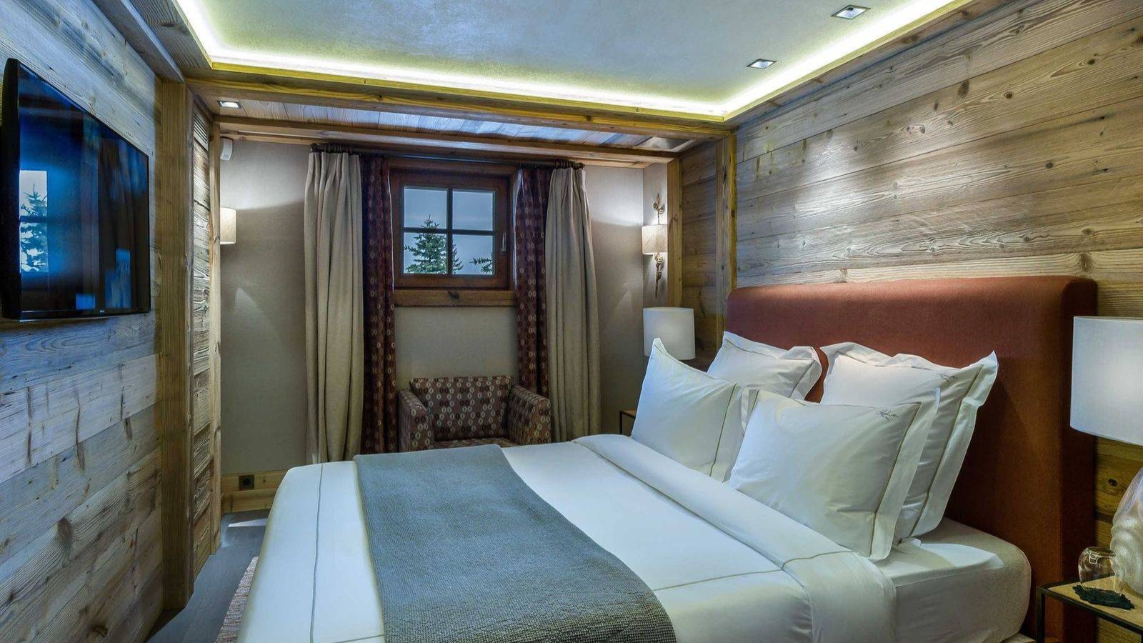 luxury-ski-chalet-courchevel-1850-bastidons-oxford-ski-company (12).jpg