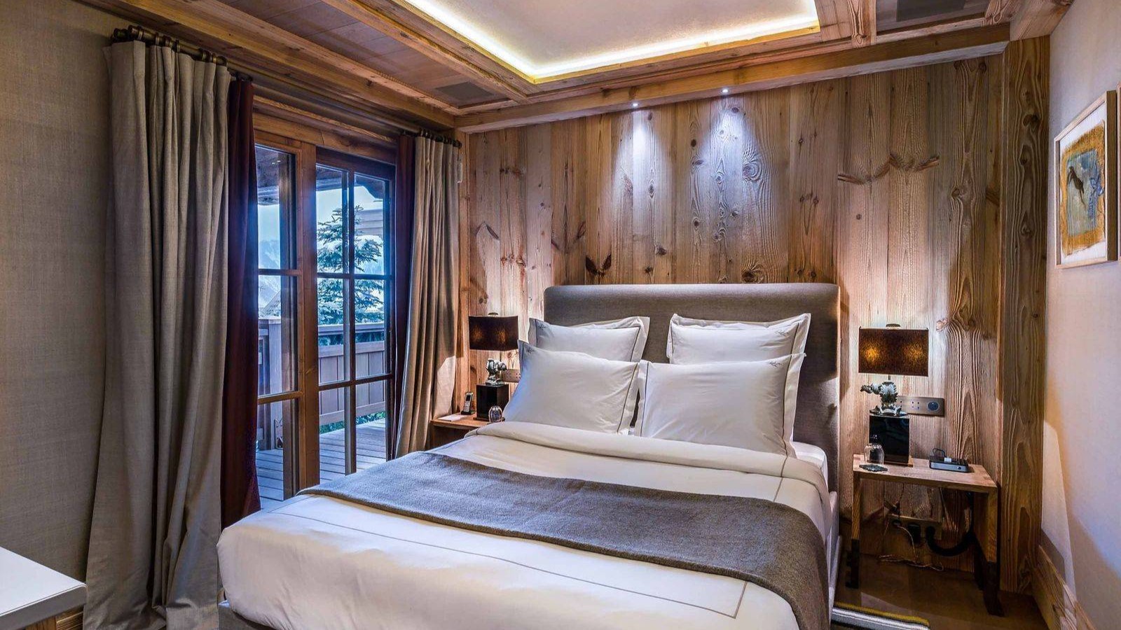 luxury-ski-chalet-courchevel-1850-bastidons-oxford-ski-company (6).jpg