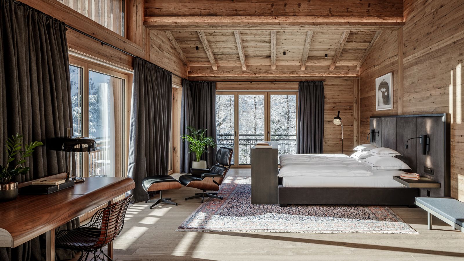 Luxury-Ski-Chalets-Lech-Arula-Oxford-Ski-Bedroom.jpg