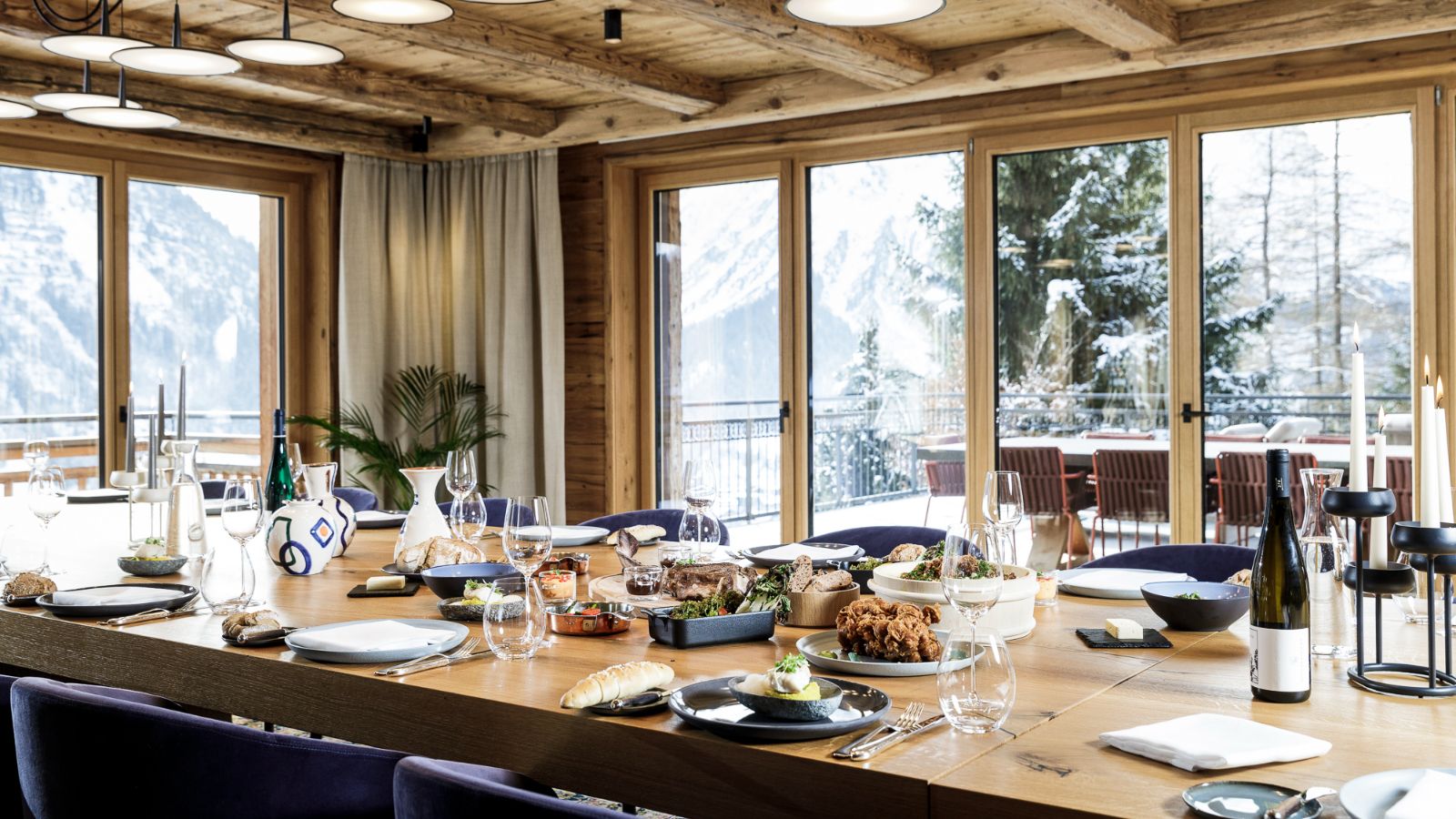 Luxury-Ski-Chalets-Lech-Arula-Oxford-Ski-Dining2.jpg