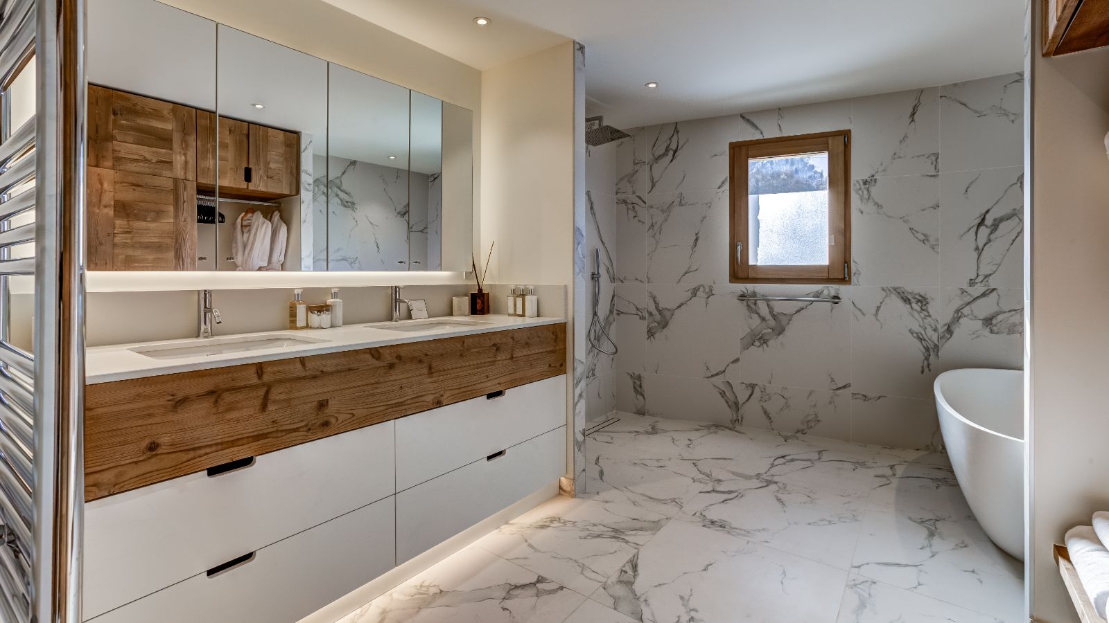 Luxury-Ski-Chalet-St-Martin-de-Belleville-Chalet-Constantia-Oxford-Ski-Bathroom.jpg