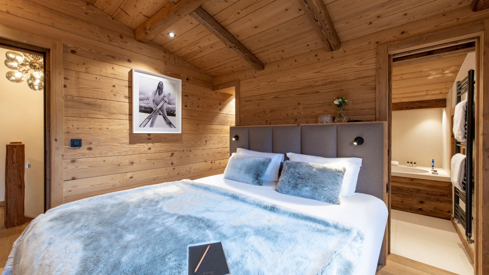 Luxury-Ski-Chalet-Megeve-Chalet-Petite-Ourse-Oxford-Ski-Bedroom (1).jpg