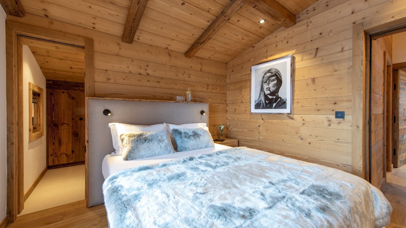 Luxury-Ski-Chalet-Megeve-Chalet-Petite-Ourse-Oxford-Ski-Bedroom (3).jpg
