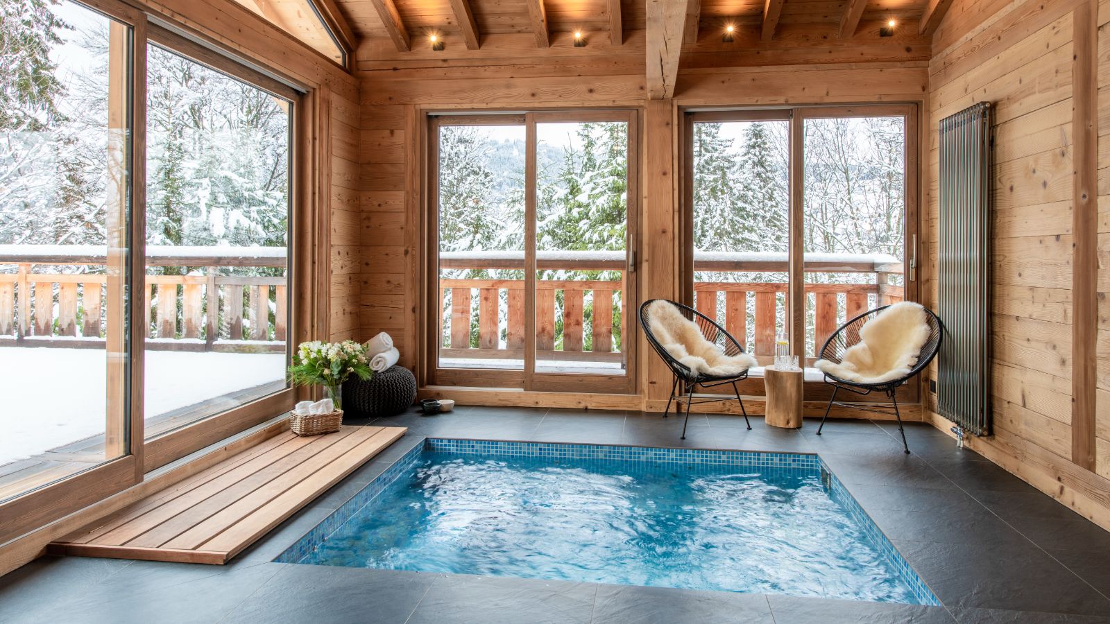 Luxury-Ski-Chalet-Megeve-Chalet-Petite-Ourse-Oxford-Ski-Pool.jpg