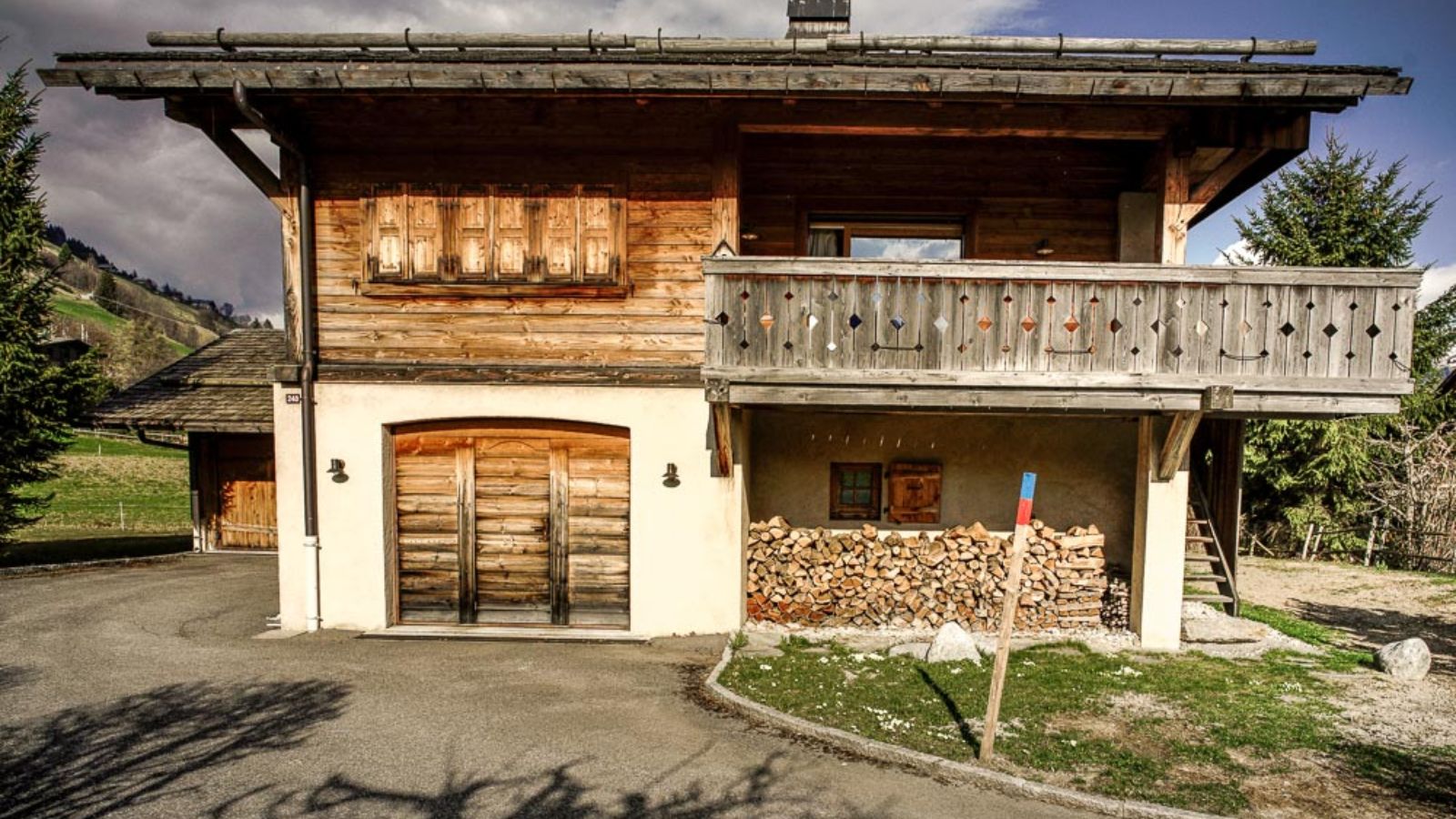 Luxury-Ski-Chalet-Megeve-Chalet-Ambroise-Oxford-Ski-Exterior.jpg