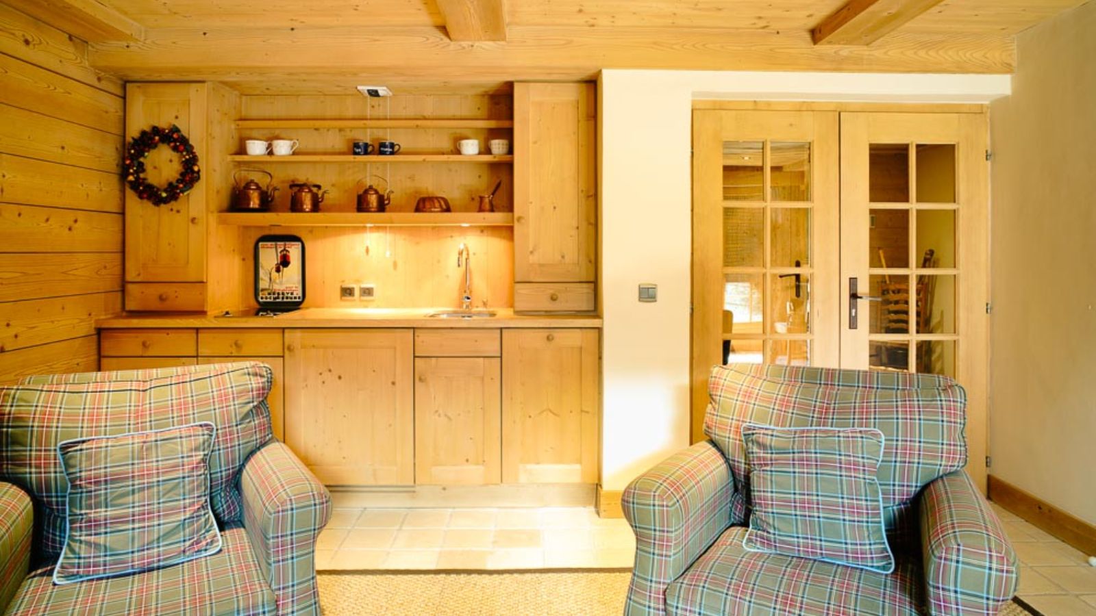 Luxury-Ski-Chalet-Megeve-Chalet-Ambroise-Oxford-Ski-Kitchen.jpg