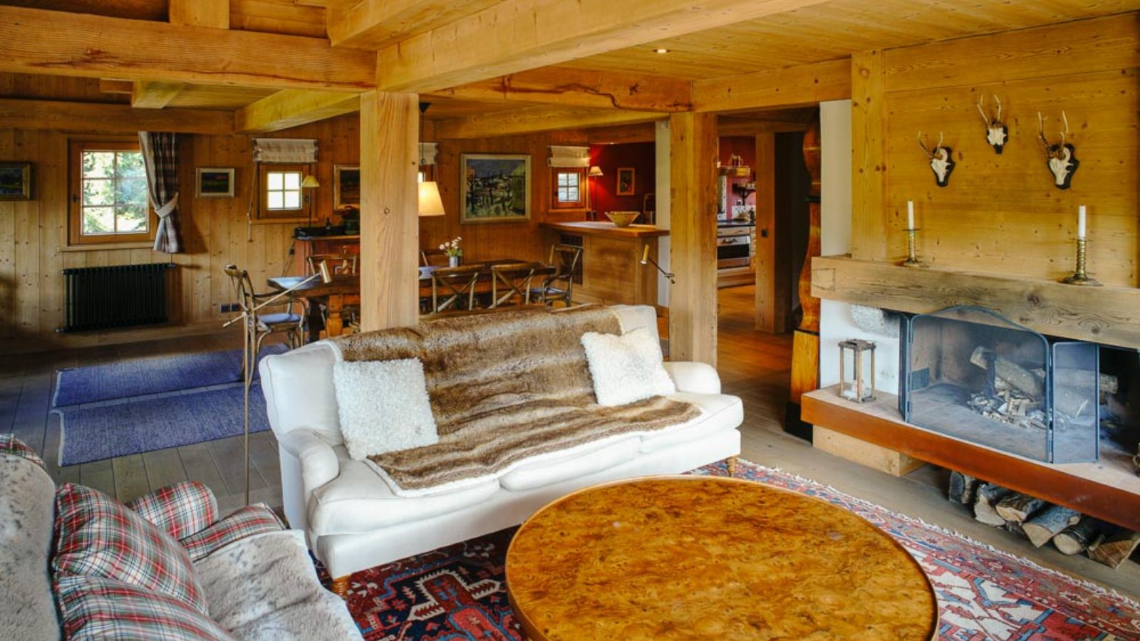 Luxury-Ski-Chalet-Megeve-Chalet-Ambroise-Oxford-Ski-Lounge2.jpg