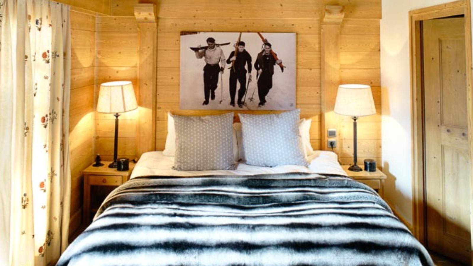 Luxury-Ski-Chalet-Megeve-Chalet-Baltus-Oxford-Ski-Bedroom (10).jpg