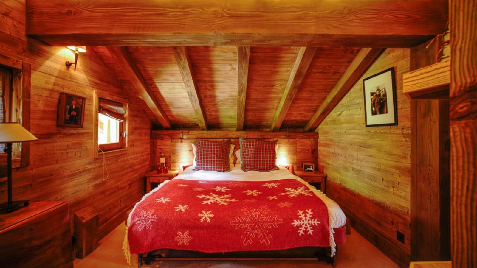 Luxury-Ski-chalet-Megeve-Chalet-Donatien-Oxford-Ski-Bedroom (13).jpg