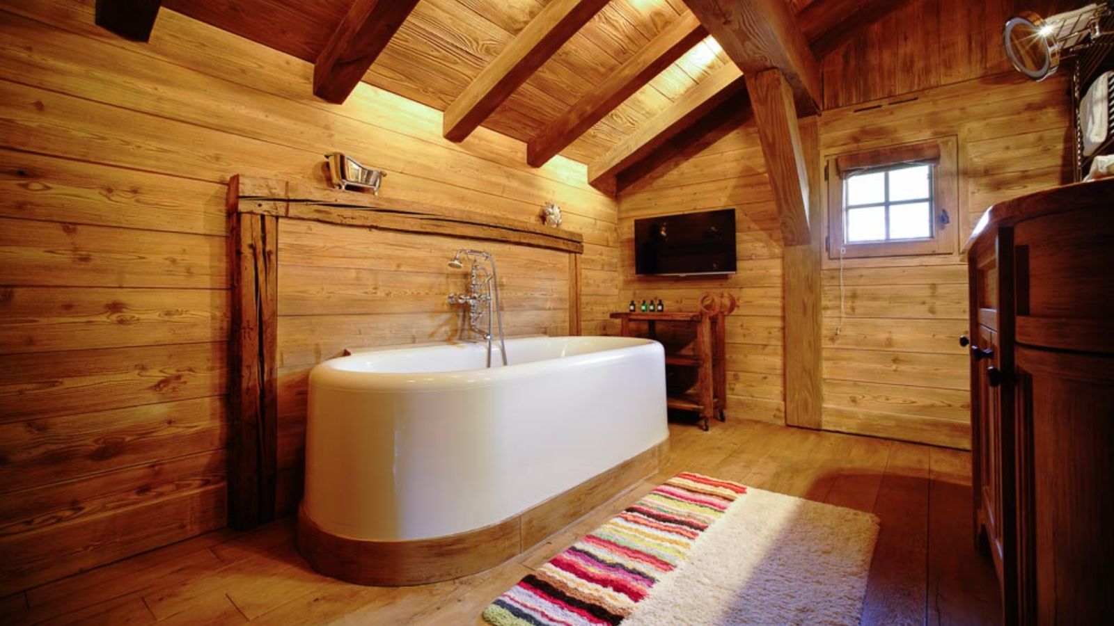 Luxury-Ski-chalet-Megeve-Chalet-Donatien-Oxford-Ski-Bathroom.jpg