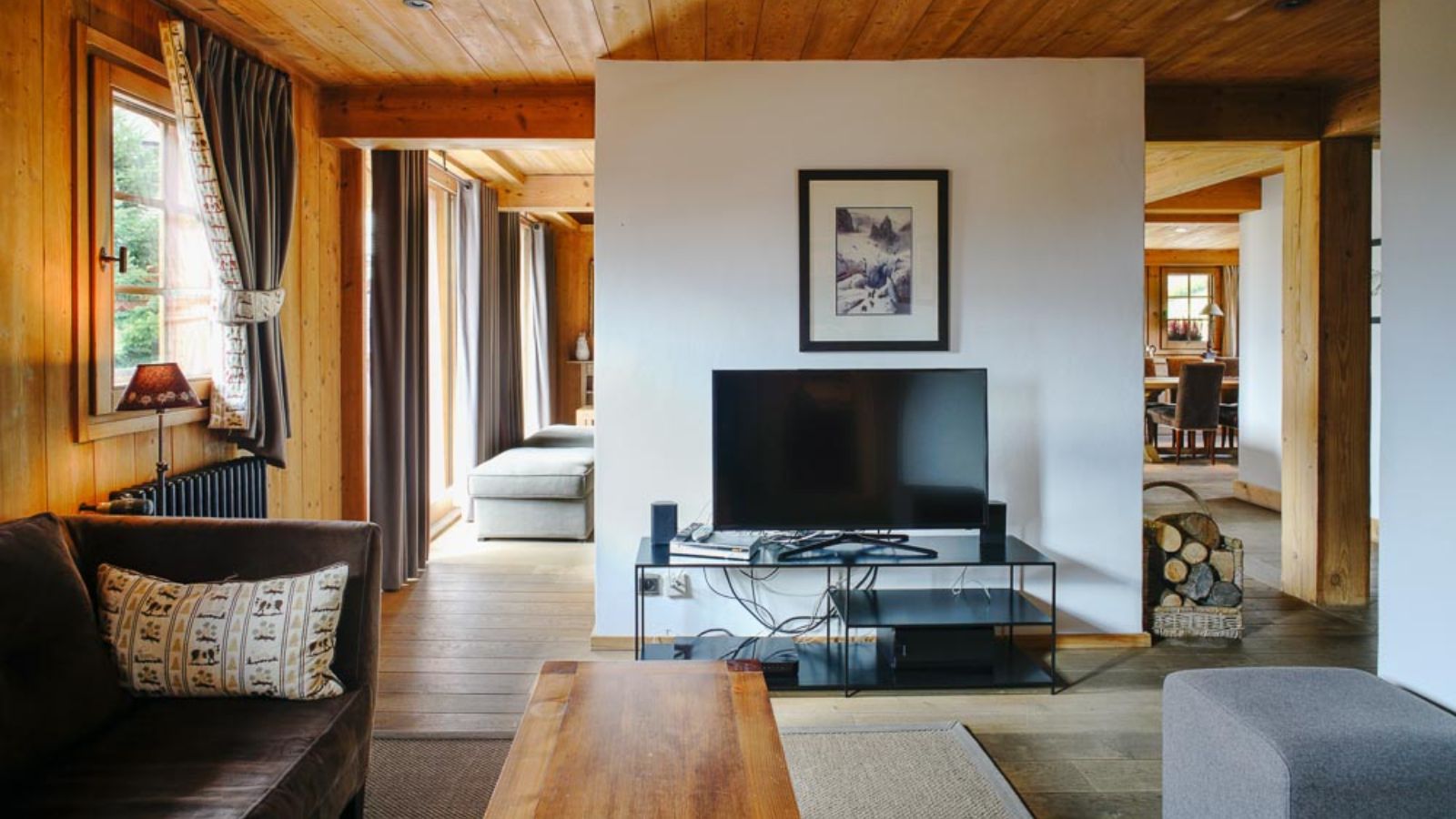 Luxury-Ski-Chalet-Megeve-Chalet-Clovis-Oxford-Ski-Lounge (1).jpg
