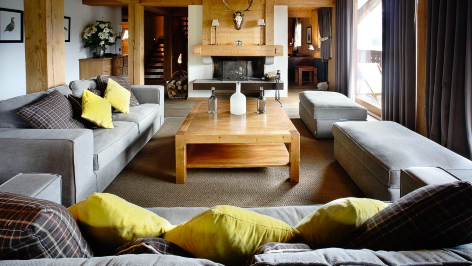 Luxury-Ski-Chalet-Megeve-Chalet-Clovis-Oxford-Ski-Lounge (8).jpg