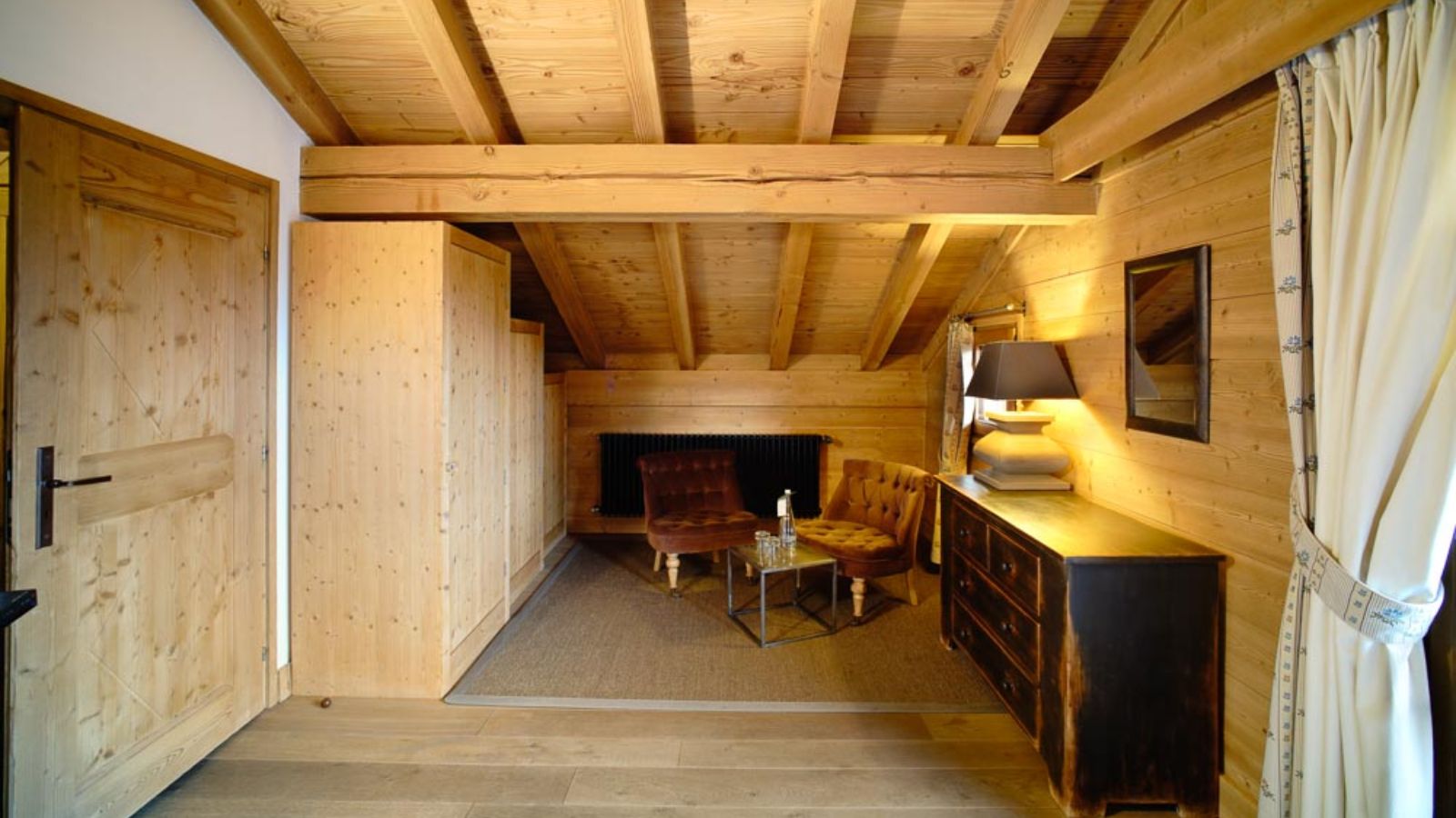 Luxury-Ski-Chalet-Megeve-Chalet-Clovis-Oxford-Ski-Master-Bedroom.jpg