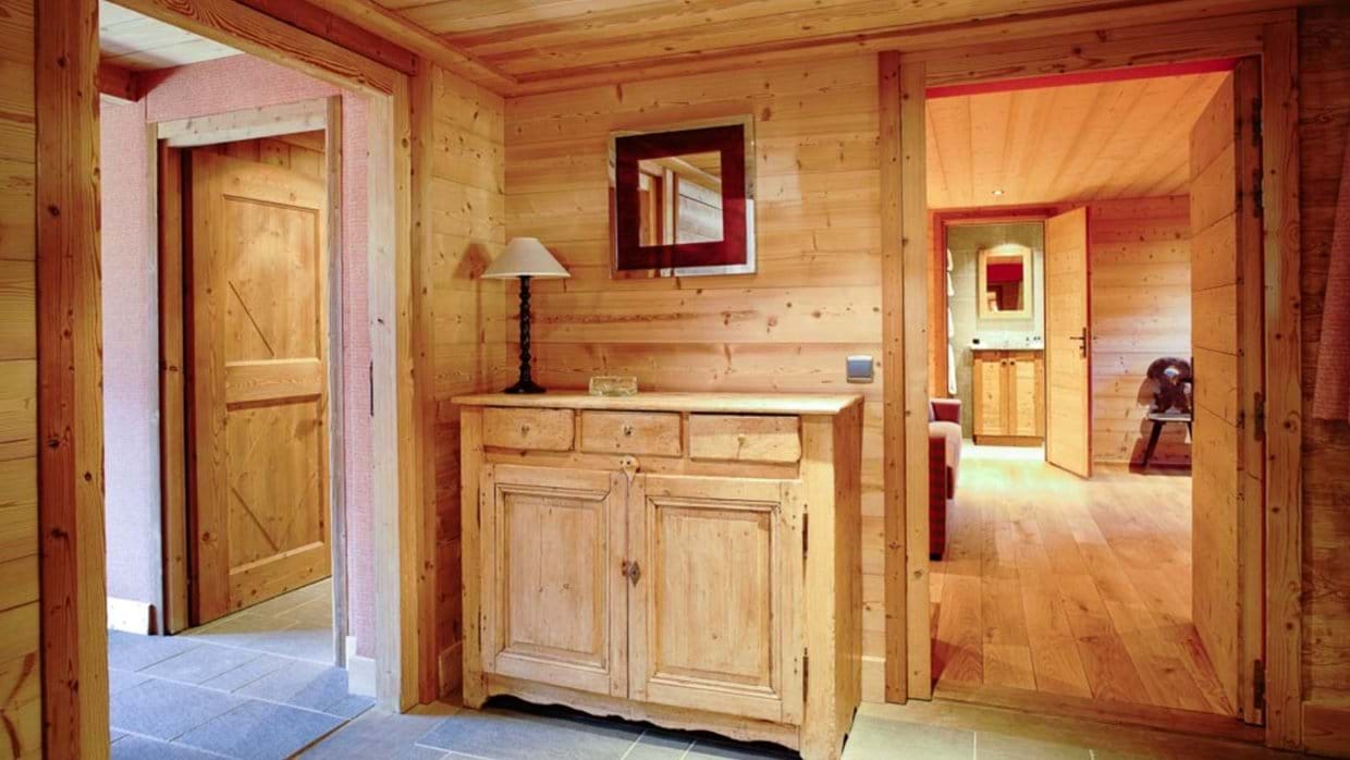 Luxury-Ski-Chalet-Megeve-Chalet-Firmin-Oxford-Ski-Hall.jpg