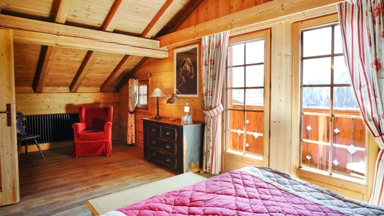 Luxury-Ski-Chalet-Megeve-Chalet-Firmin-Oxford-Ski-Bedroom (9).jpg