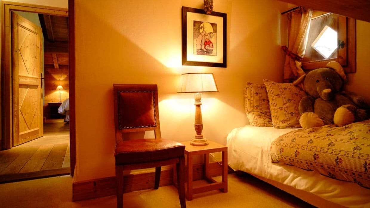 Luxury-Ski-Chalet-Megeve-Chalet-Firmin-Oxford-Ski-Bedroom (19).jpg