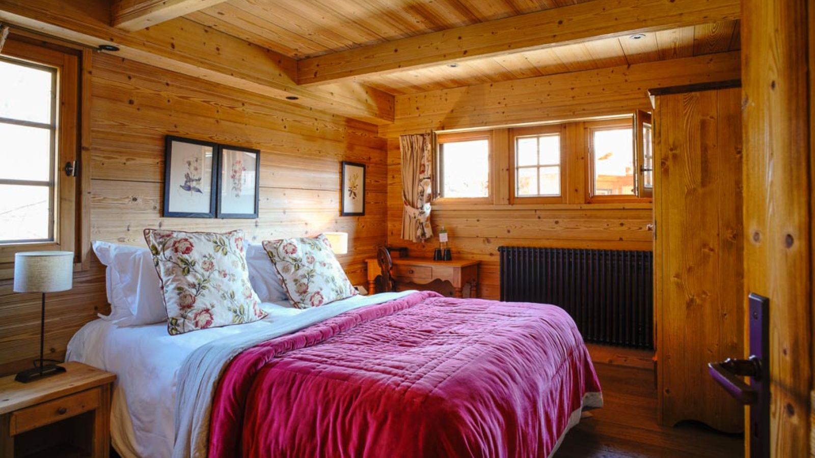 Luxury-Ski-Chalet-Megeve-Chalet-Firmin-Oxford-Ski-Bedroom (21).jpg