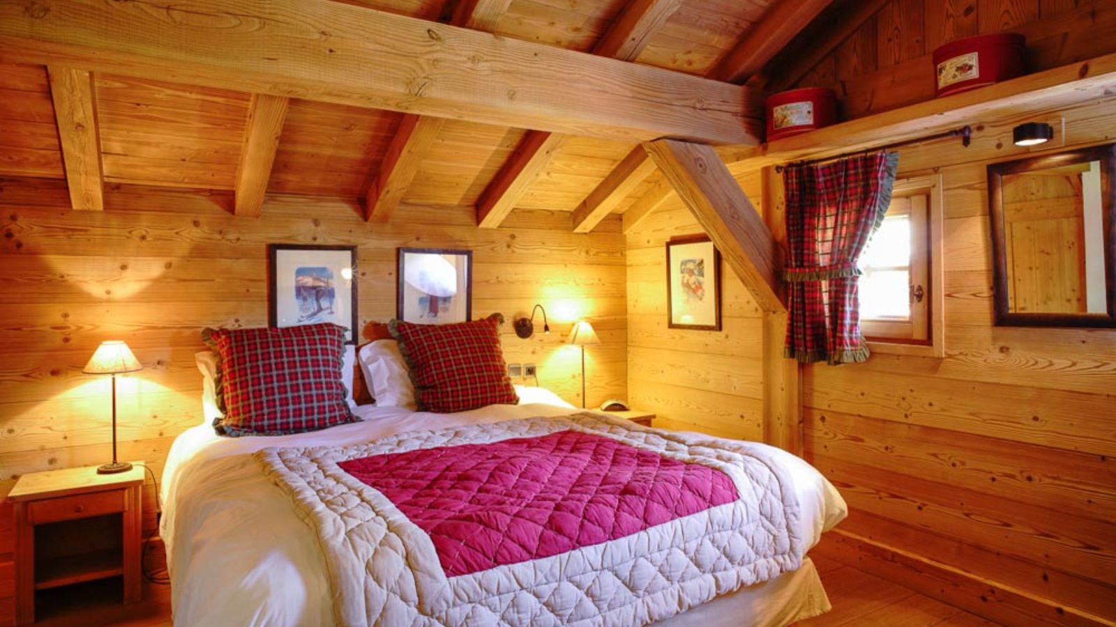 Luxury-Ski-Chalet-Megeve-Chalet-Firmin-Oxford-Ski-Bedroom (22).jpg