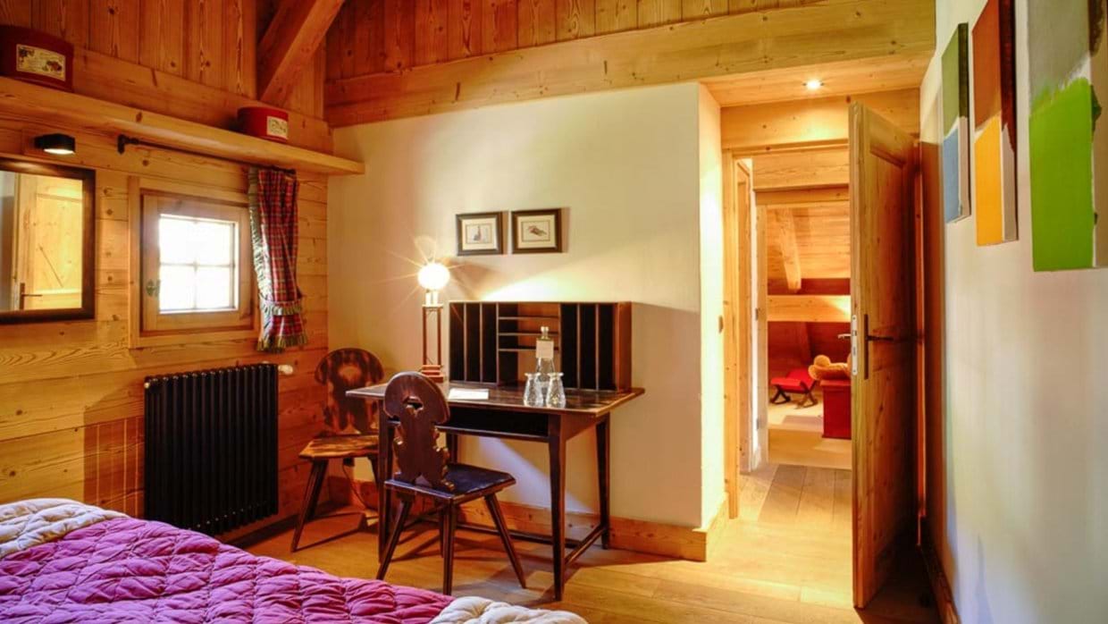 Luxury-Ski-Chalet-Megeve-Chalet-Firmin-Oxford-Ski-Bedroom (23).jpg