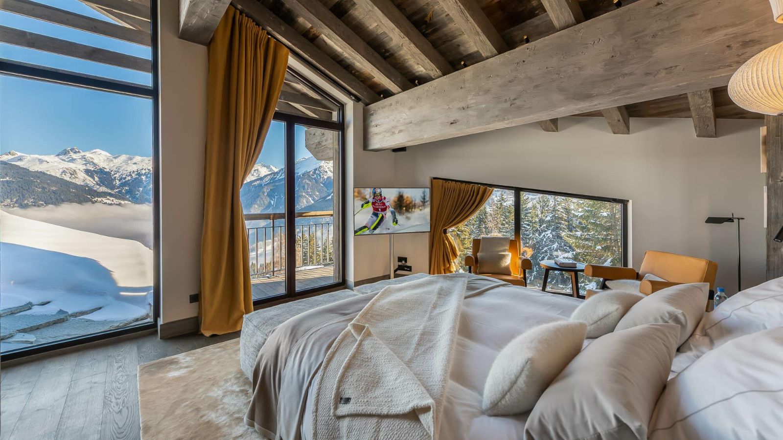 Luxury-Ski-Chalet-Couchevel-1550-Chalet-White-Sand-Oxford-Ski-Bedroom (2).jpg