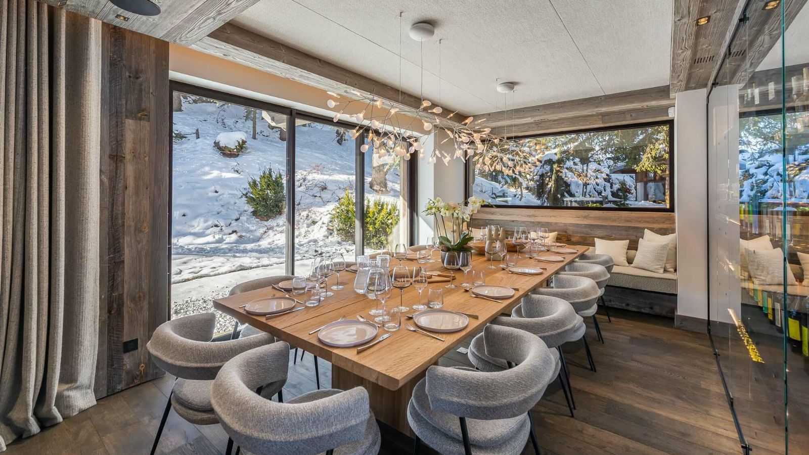 Luxury-Ski-Chalet-Couchevel-1550-Chalet-White-Sand-Oxford-Ski-Dining2.jpg