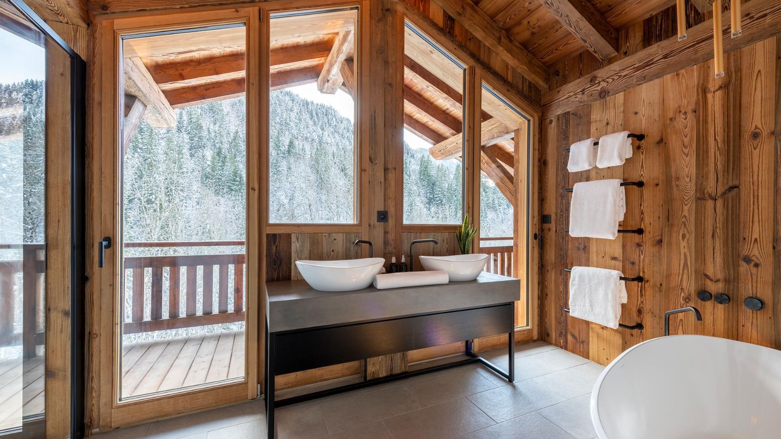 Luxury-Ski-Chalet-Morzine-Chalet-Tataali-Oxford-Ski-Bathroom2.jpg