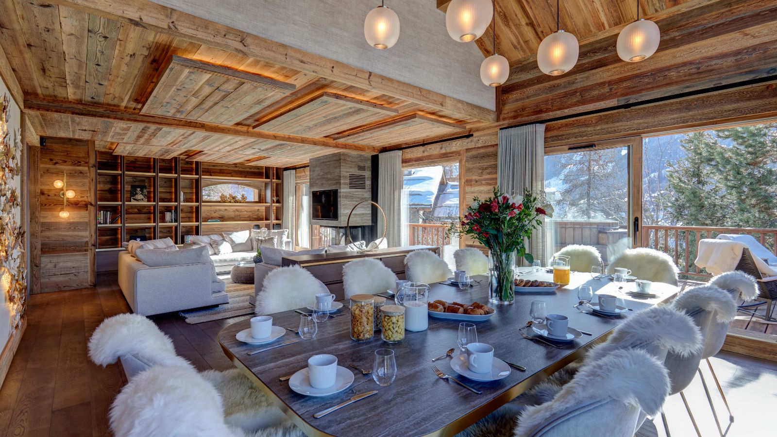 Luxary-ski-chalet-Chalet-Megeve-Menor-Oxford-ski-Dinning room.jpg