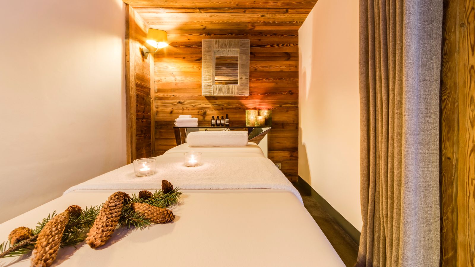 Luxury-Ski-Chalet-Val-d-Isere-Chalet-Daria-Oxford-Ski-Massage.jpg
