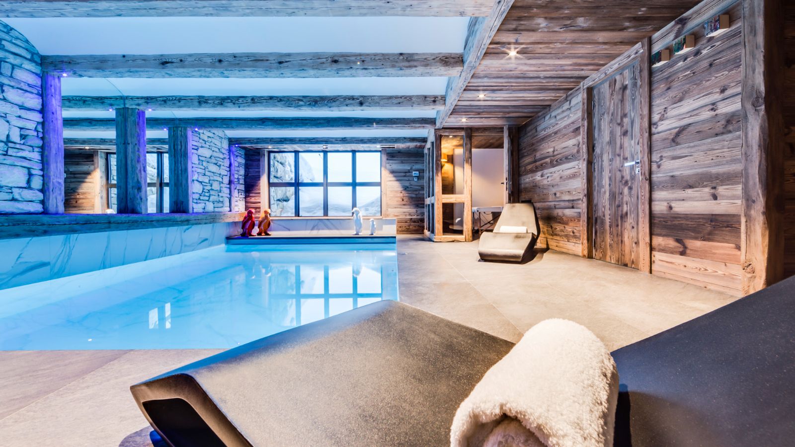 Luxury-Ski-Chalet-Val-d-Isere-Chalet-Daria-Oxford-Ski-Pool.jpg