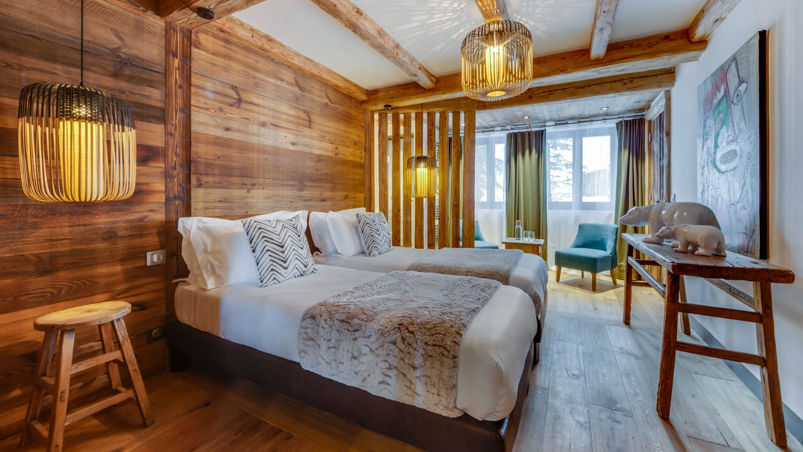 Luxury-Ski-Chalet-Val-d-Isere-Chalet-Daria-Oxford-Ski-Bedroom (2).jpg