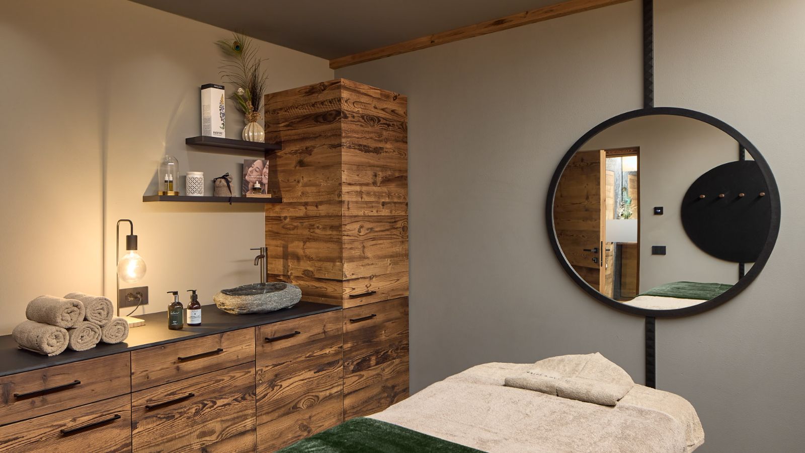 Luxury-Ski-Chalet-Megeve-Chalet-Vilaiet-Oxford-Ski-Massage room.jpg