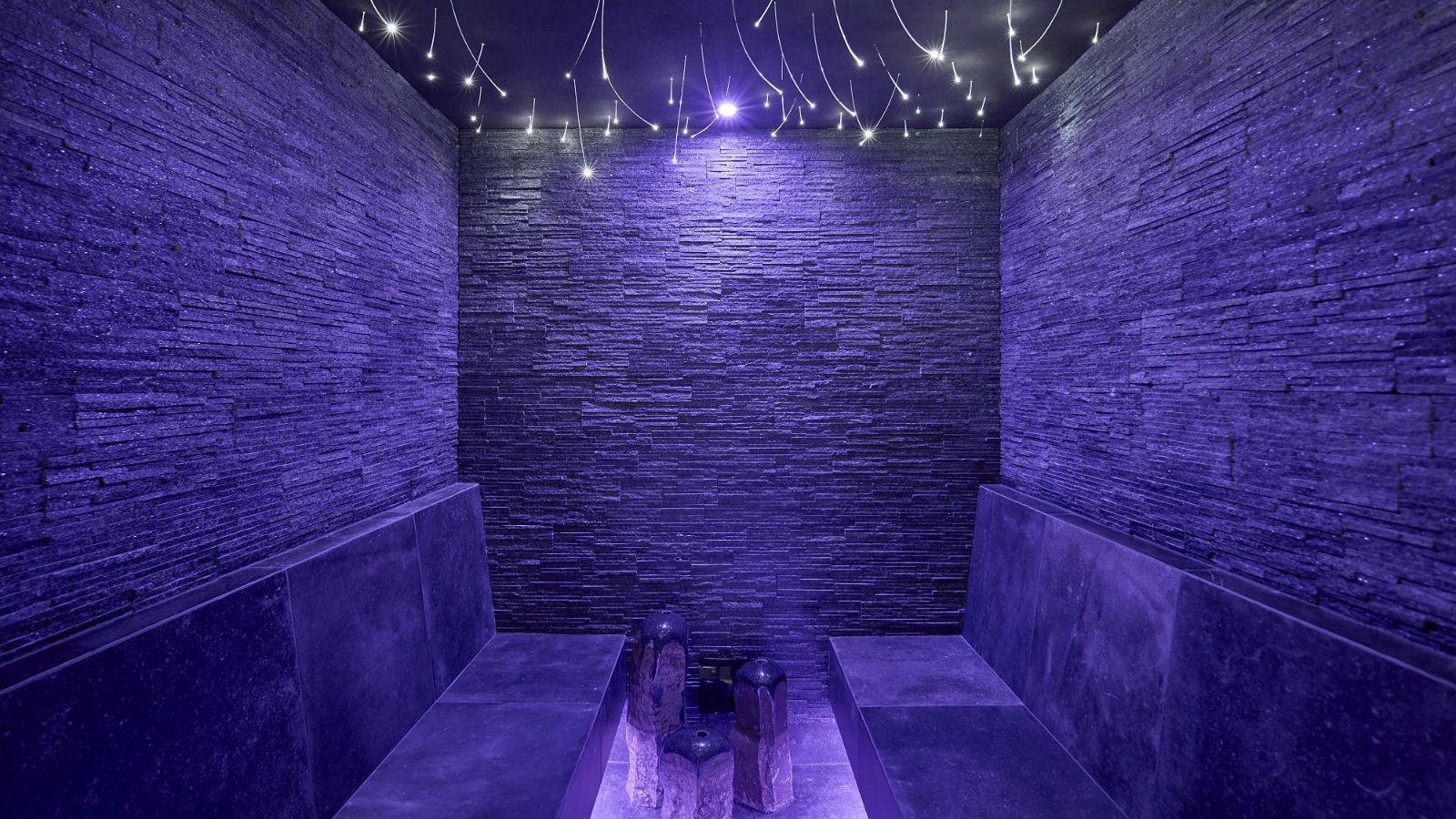 Luxury-Ski-Chalet-Megeve-Chalet-Vilaiet-Oxford-Ski-Star room.jpg