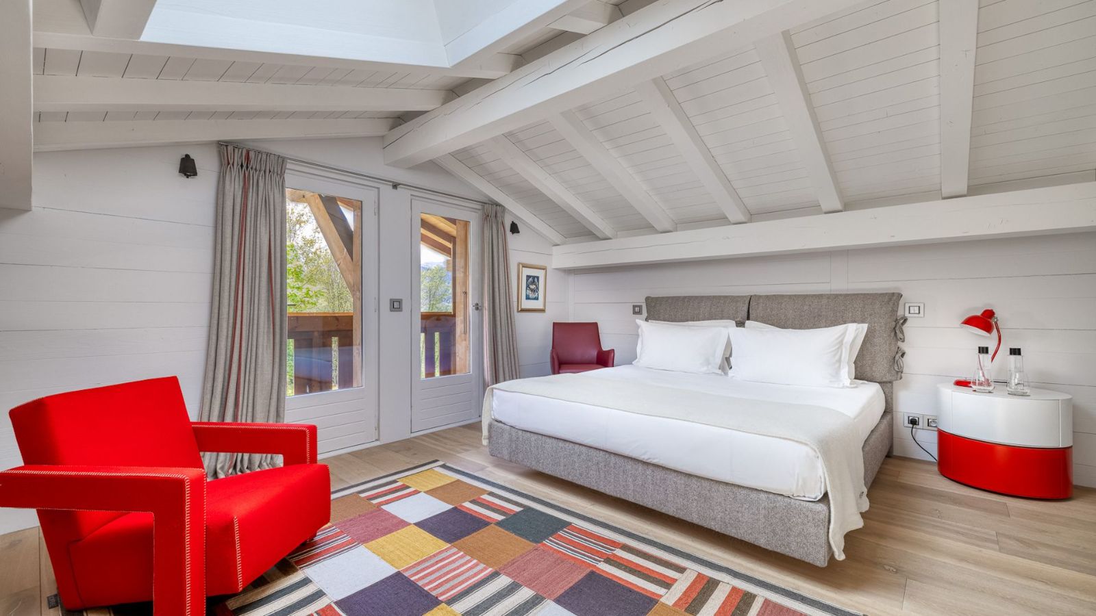 Luxury-Ski-Chalet-Megeve-Chalet-Lady-Oxford-Ski-Bedroom (1).jpg