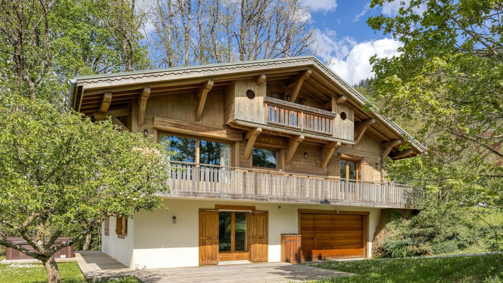 Luxury-Ski-Chalet-Megeve-Chalet-Lady-Oxford-Ski-Exterior.jpg