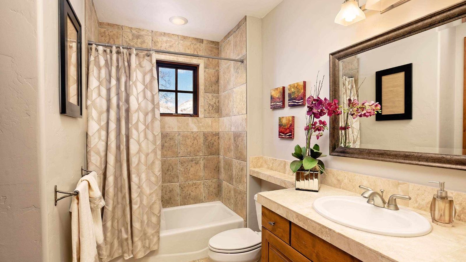Luxury-Ski-Chalet-Vail-West pine-Oxford-Ski-Bathroom .jpg