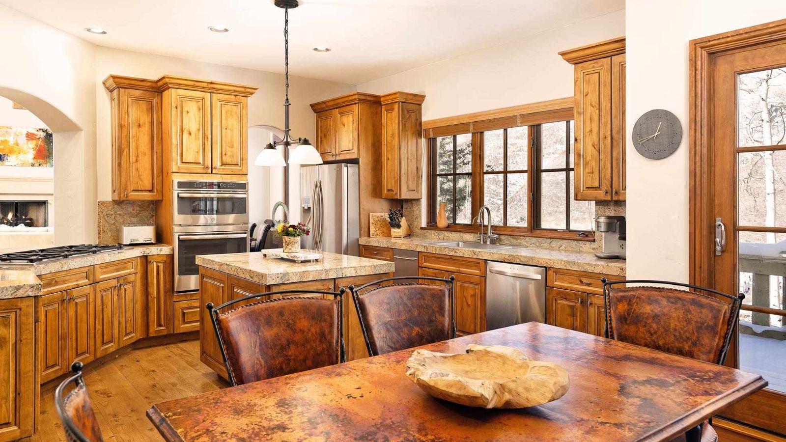 Luxury-Ski-Chalet-Vail-West pine-Oxford-Ski-Kitchen (1).jpg